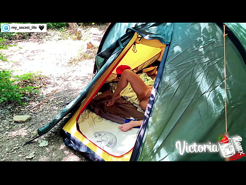 ❤️ Gefilmd op camera Gepassioneerd aftrekken Vreemdeling in een tent ❤❌ Super sex at us ☑