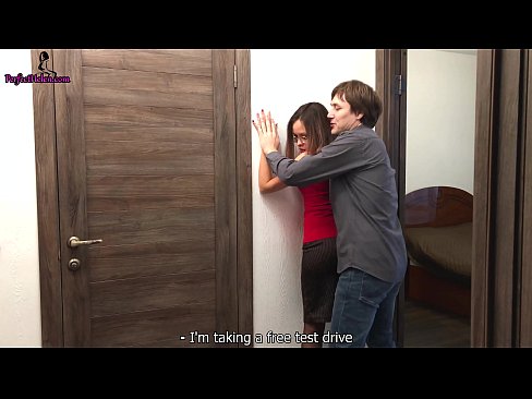 ❤️ Sexy makelaar rukt sensueel haar poesje en neukt terwijl ze haar appartement verkoopt - Krempai ❤❌ Super sex at us ☑