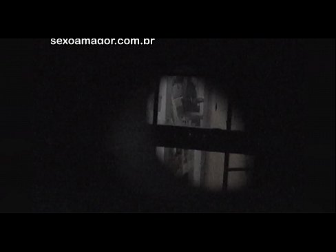 ❤️ Blondie wordt stiekem gefilmd door een voyeur uit de buurt, verstopt achter holle bakstenen ❤❌ Super sex at us ☑